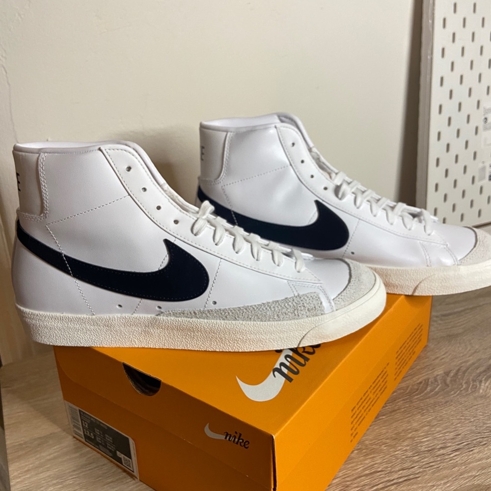 Brand New: Mens Nike Blazer | Size 12